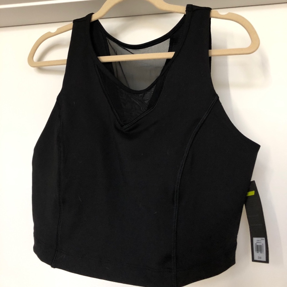 Black Old Navy sports bra crop top